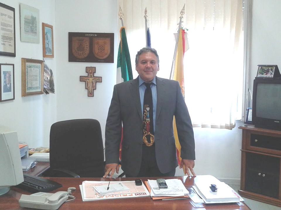 Insultò su Facebook la rivale in politica. Condannato il sindaco di San Biagio Platani
