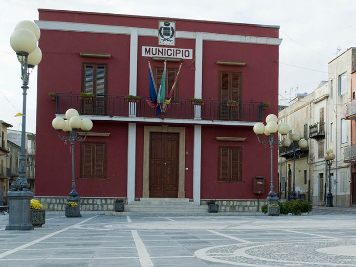 Calamonaci-piazza-san-vincenzo-ferreri