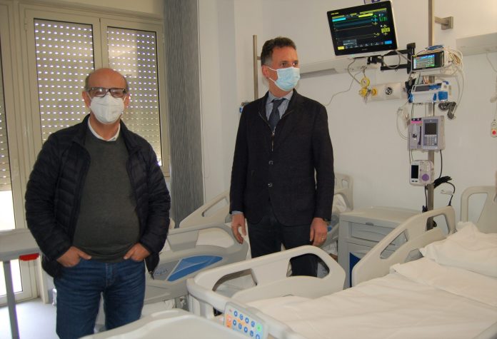 Commissario Zappia, direttore sanitario Cascio in reparto terapia sub intensiva