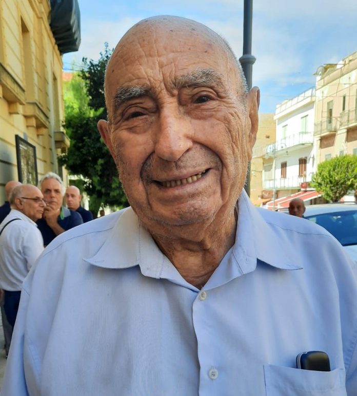 Gullo Stefano ex sindaco cenenario